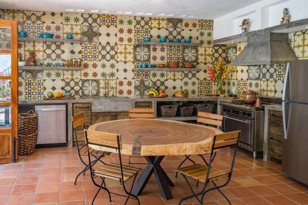 Casa Da Lusso Mexican Style Hacienda بويرتو فالارتا المظهر الخارجي الصورة